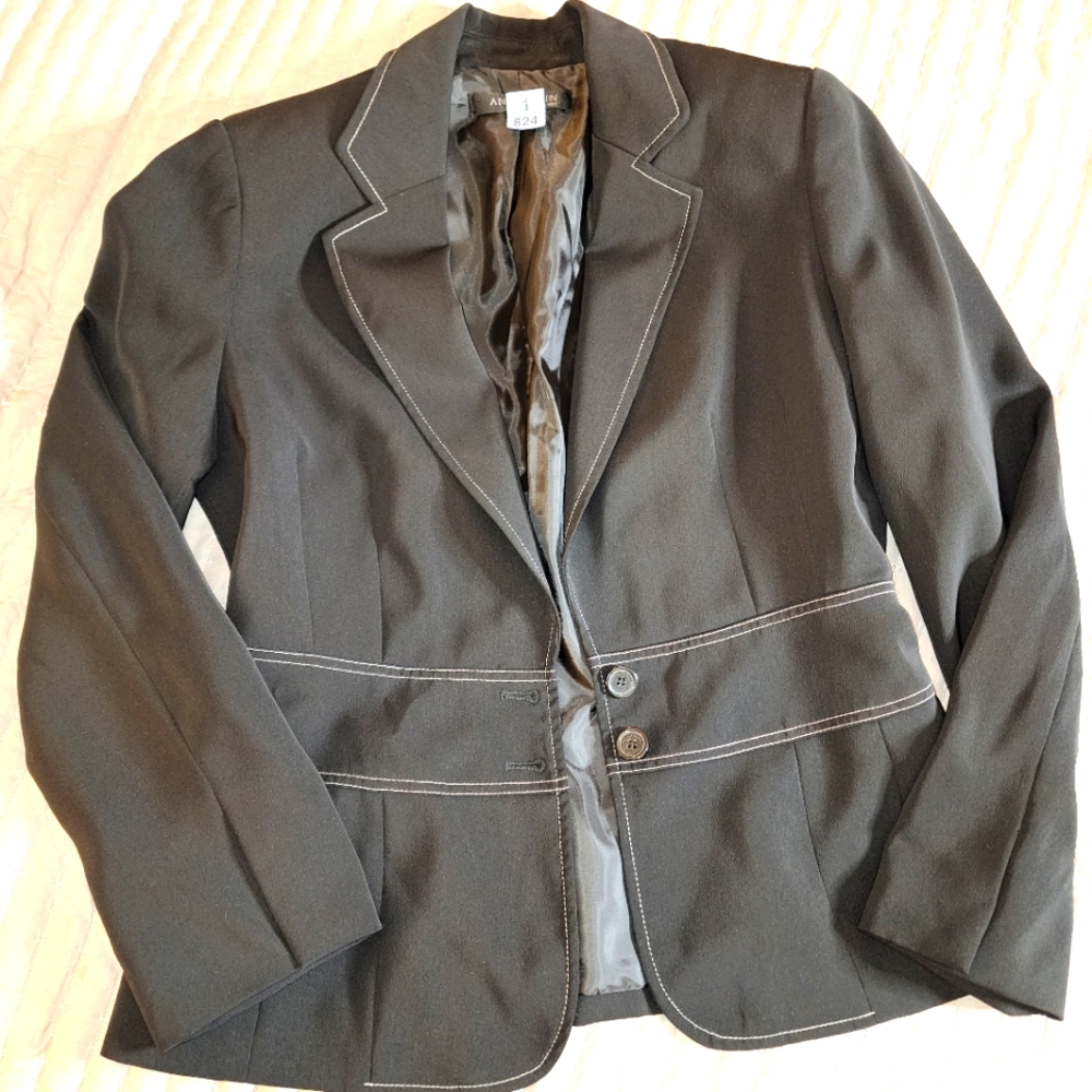 Ann Klein 2 button Blazer